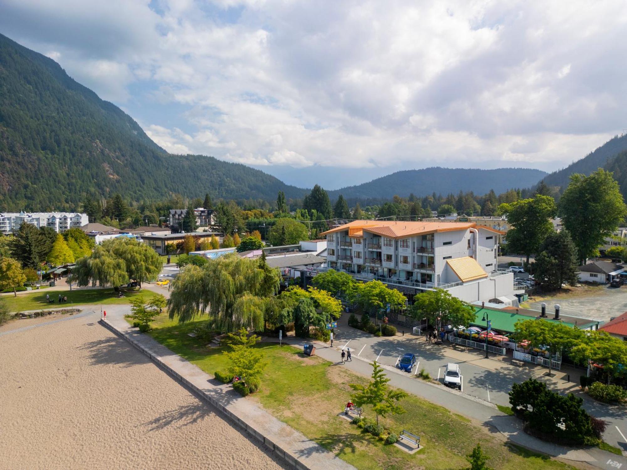 Harrison Beach Hotel Harrison Hot Springs Kültér fotó